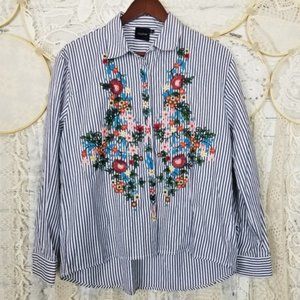 Cliche Womens Floral Embroidered Button Down Shirt